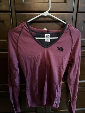 The North Face Women's Hooded Long-Sleeve V-Neck Top - Wine with Black Trim